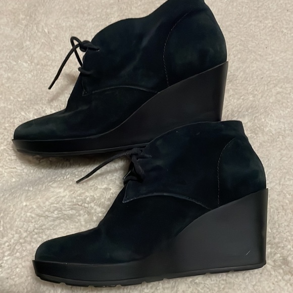 COLE HAAN WEDGE BRUSHED SUEDE BLACK BOOTIES WOMENS SIZE 9.5 - Picture 3 of 4